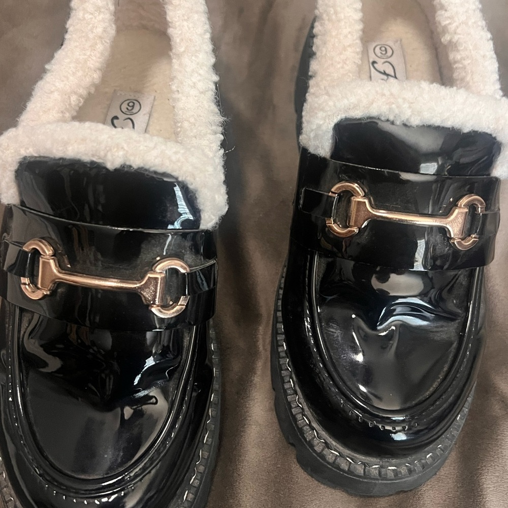 Forever 21 Black Patent Faux-Shearling Loafers